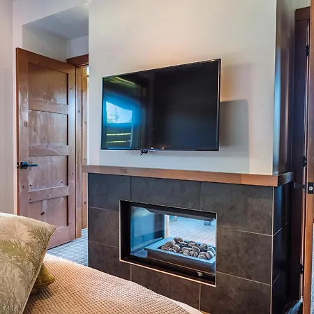 Lakefront, Mountain View - 2 Bedrooms Resort Suite Lac Superieur Exterior photo