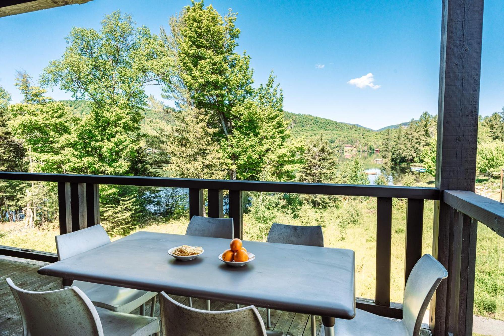 Lakefront, Mountain View - 2 Bedrooms Lac Superieur